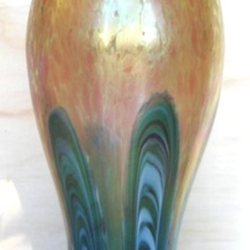 RINDSKOPF'S FEATHERED PINK VASES