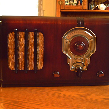 1937 motorola 6t - Radios
