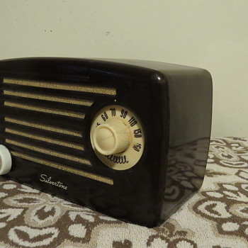 Silvertone Metal Midget 4 Tube Radio Model 132.878 - Radios