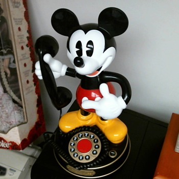 Mickey Mouse Phone..What year is this? A real Phone?