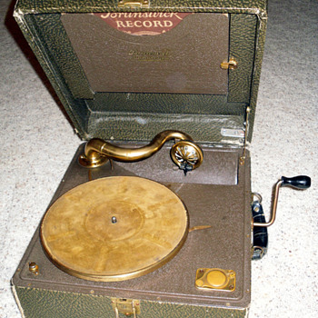 Brunswick Portable 78RPM Record Player - Records