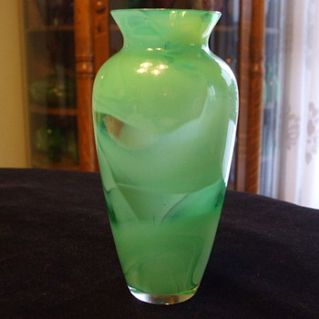 Classic "Cloud" Glass Flower Vase- Any Ideas on who dunnit? - Art Glass