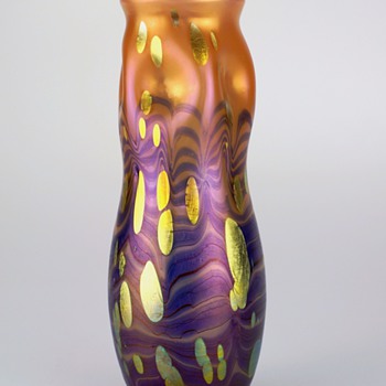 Loetz Cytisus circa 1902 in "neurot" = new red - Art Glass