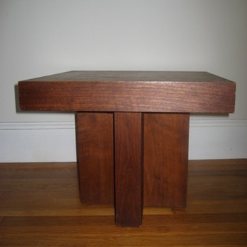 Does anyone know anything about this side table? - Furniture