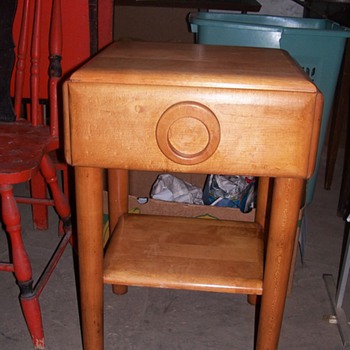 Russel Wright end table