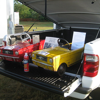 Ocean State Mustang Nationals Show Pedal Car Display - Model Cars