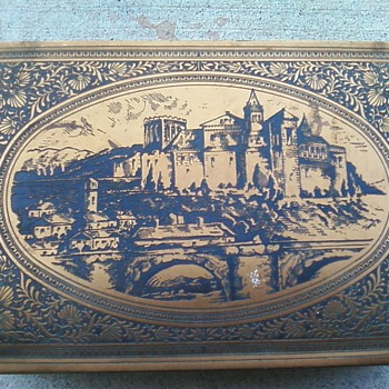 Whitmans chocolate tin 