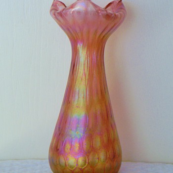 Rindskopf Dark Pink Honeycomb Trefoil Iridescent Vase 12.5" ca 1900 - Art Glass