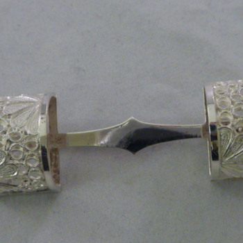 I have a mystery ; a sterling scarf pin ( I think)