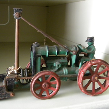 Old cast iron tractor - Toys