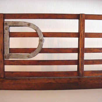 SALESMAN DEMONSTRATOR GATE HANGER - Advertising