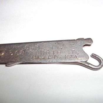 VINTAGE BUTTON HOOK