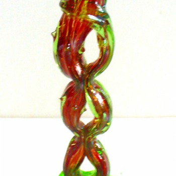 KRALIK THORN VASE: A NEW SHAPE - Art Glass