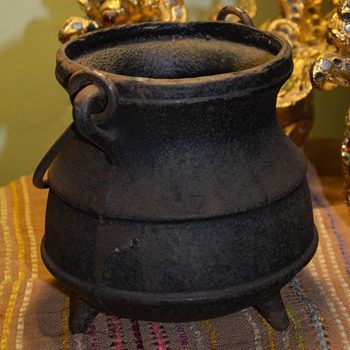 Old Cast Iron Smudge Pot!