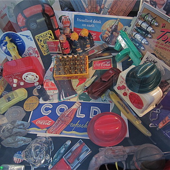 Let's Play! What are the 2 new Coca Cola items in my case?