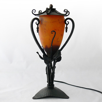 Art Deco Veilleuse. Daum Frères, 1920s. - Lamps