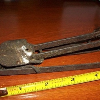 VINTAGE ANIMAL TRAP