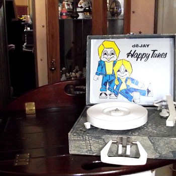 DeJay SP-11 Vintage Happy Tunes Childs Record Player