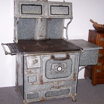 wood cook stove name home comfort
