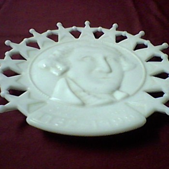 A WASHINGTON MILK GLASS PLATE