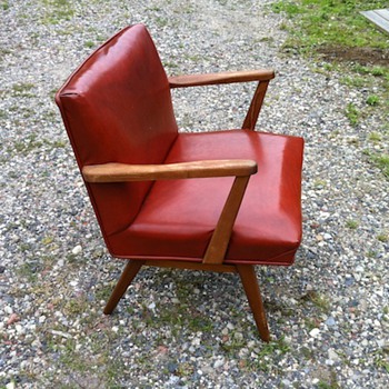 Help Me - Tell me if you know anything abut these chairs