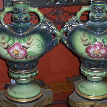 Can somebody help me with these lamps?
