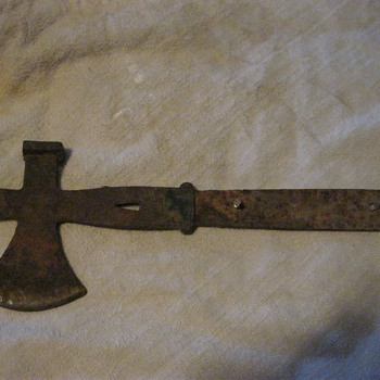 We are trying to get information on this axe/hatchet.