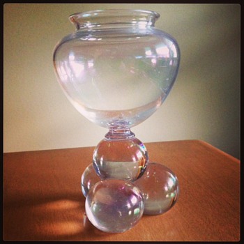 Behemian vase with three ball feet - Art Glass