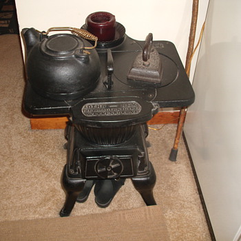W.J Loth Stove - Kitchen