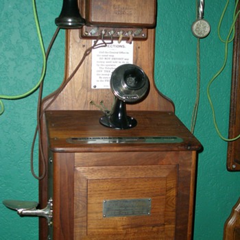 Gary's Silver Dollar Payphone - Telephones