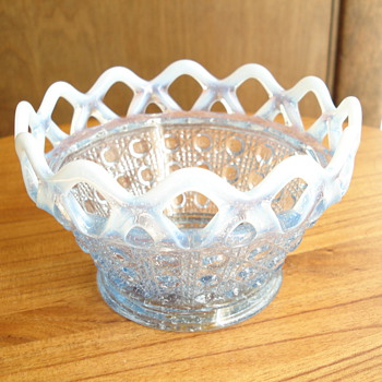 Light blue lattice bowl - Glassware