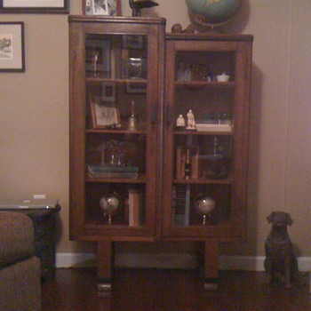 Book case? Curio?  - Furniture