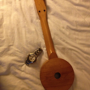 TOY BANJO or is it a BANJO UKE ??