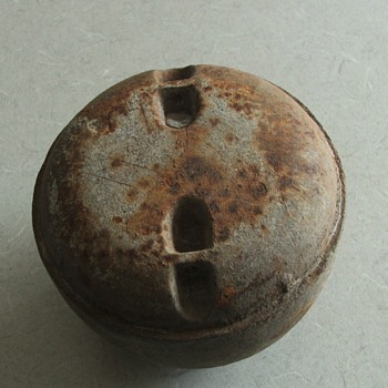 Large cast weight/possible plumb bob - Tools and Hardware