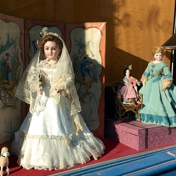 Antique French Dolls, Shop Windows, Rue de Vaugirard, Paris - Dolls
