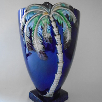 Large Beswick Vase......made in Staffordshire - Pottery