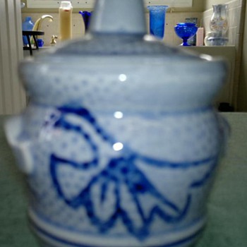 Small Asian   jar with top /