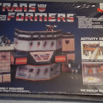 VINTAGE TRANSFORMERS ACTIVITY CENTER FACTORY SEAL MINT CONDITION