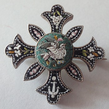MY PASSION NUMBER ONE!  Micro Mosaic vermeil brooch