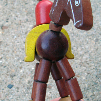 BRONCO BILL COLLAPSING PUSH UP TOY - Dolls