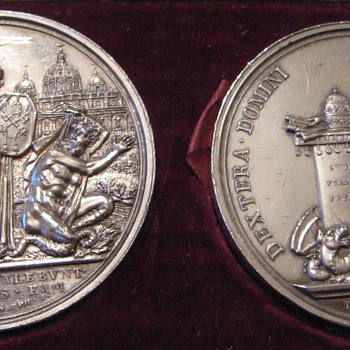 Vatican Gregorius XVI. two Silver Medals in its original Box 1831 - World Coins