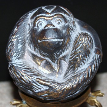 Small ball with monkey - Animals