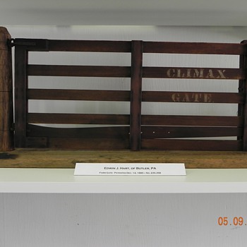 PATENT MODEL OR SALESMAN SAMPLE? - Advertising