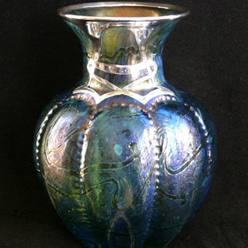 Studying the Subtleties of Vase Shape - Art Glass