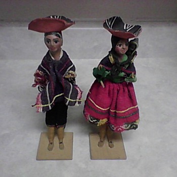 VINTAGE TOURIST DOLLS