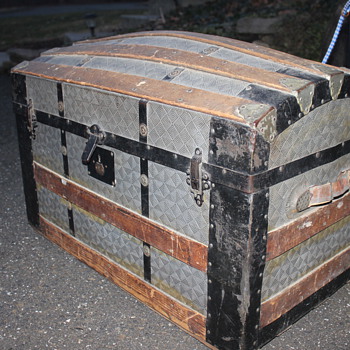 Trunk Front Clasps - Very interesting - Magic - Furniture