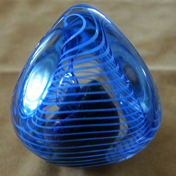 Eickholt Glass paperweight - Art Glass