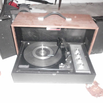 sylvania stereo