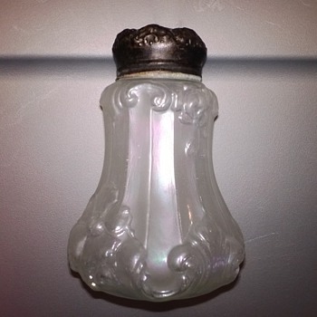 More Carnival Glass Shakers 2 - Glassware
