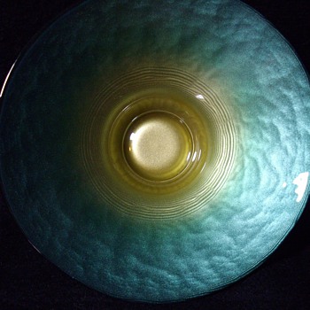great colors for such a small bowl. - Art Glass